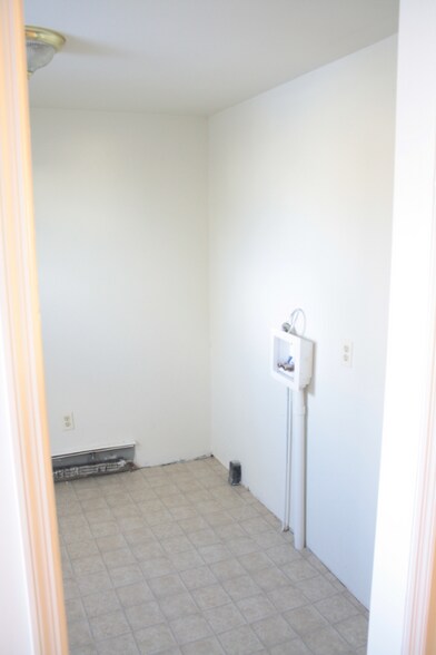 Building Photo - 447 3rd St
