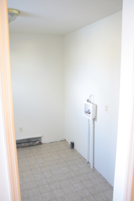 Building Photo - 447 3rd St