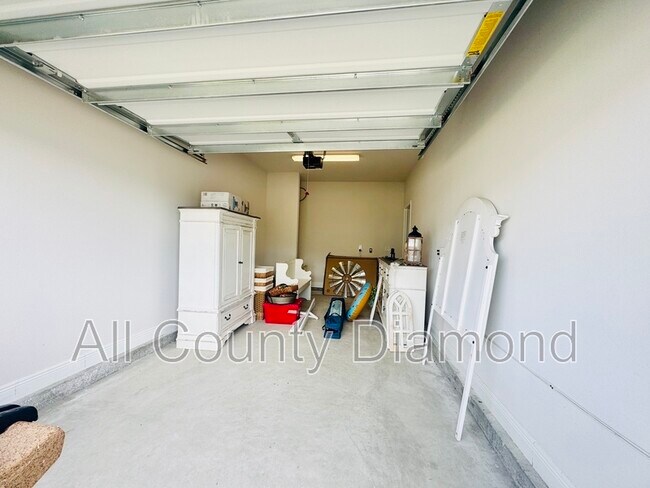 Building Photo - 7478 Shadow Lake Dr