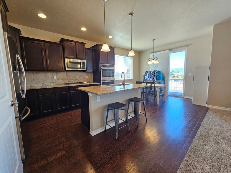 Building Photo - 5910 Traditions Dr