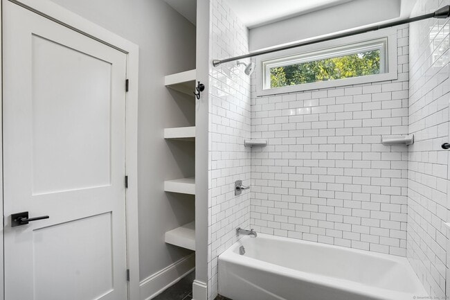 Building Photo - 30 Fairmont Pl