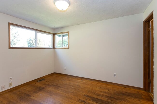 Building Photo - Available Beautiful Single-Level Home with...