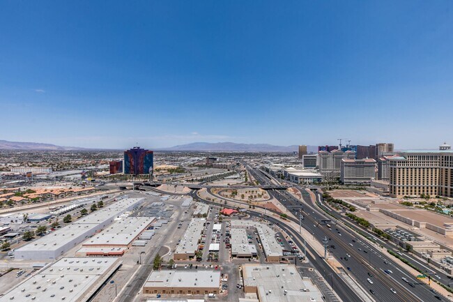 Building Photo - 4471 Dean Martin Dr