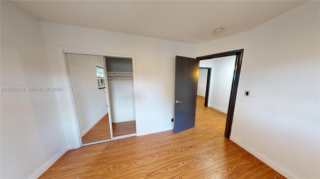 Building Photo - 404 NW 21st Terrace