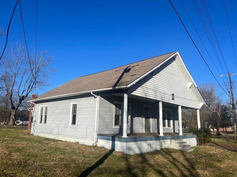 Primary Photo - 219 12th St NW