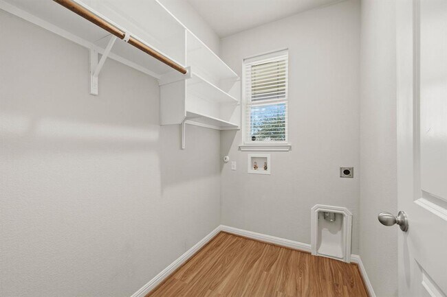 Building Photo - 217 McFarland St