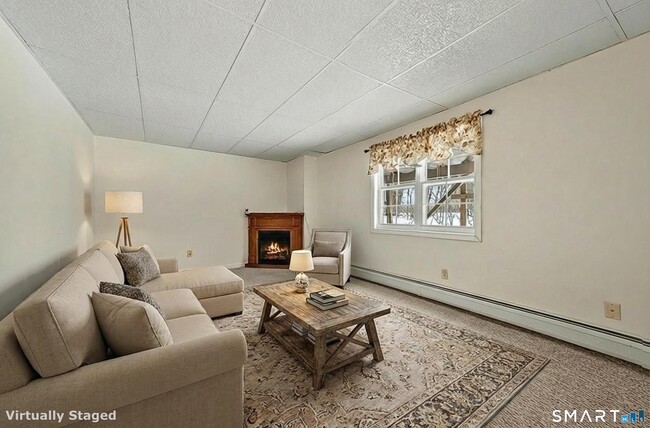 Building Photo - 15 Indian Hill Ln