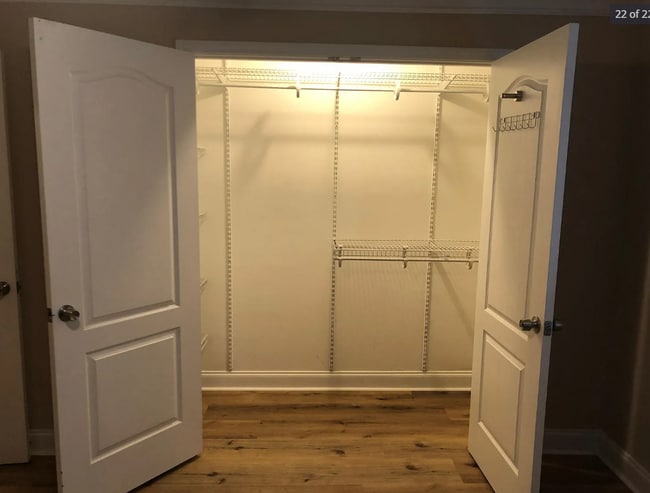 Building Photo - 3079 Colonial Way