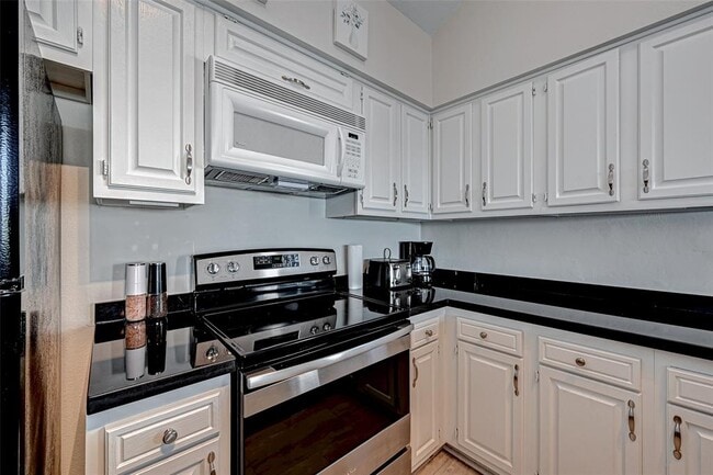 Building Photo - 88 Lakeview Village
