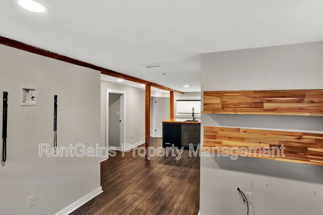 Building Photo - 5084 Atlantic View