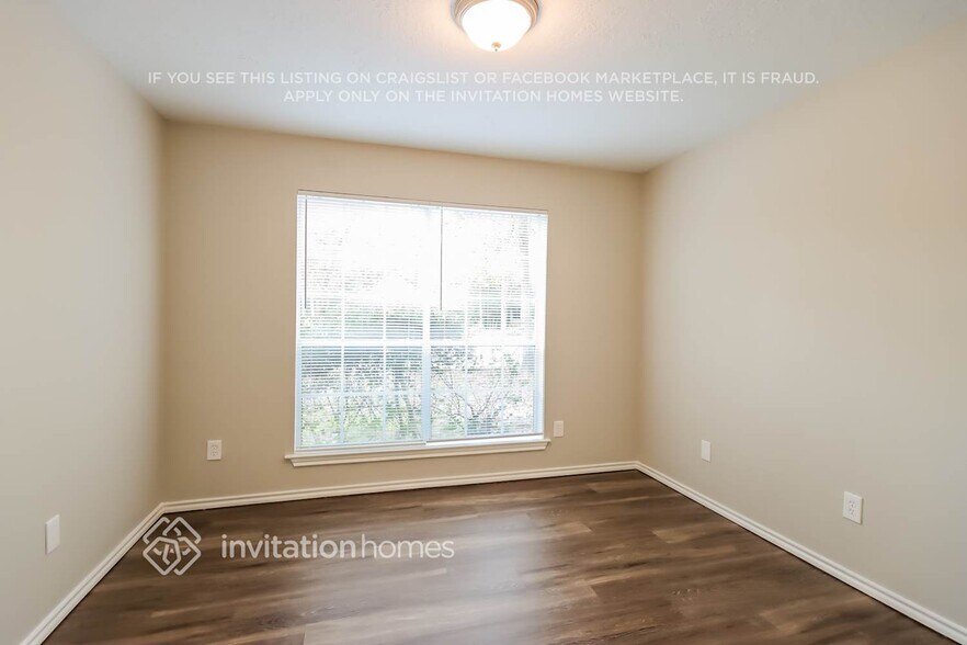 Building Photo - 203 Shale Run Pl