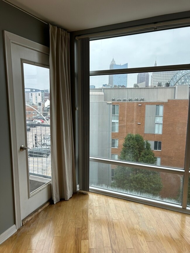 Building Photo - 2222 Detroit Ave #512