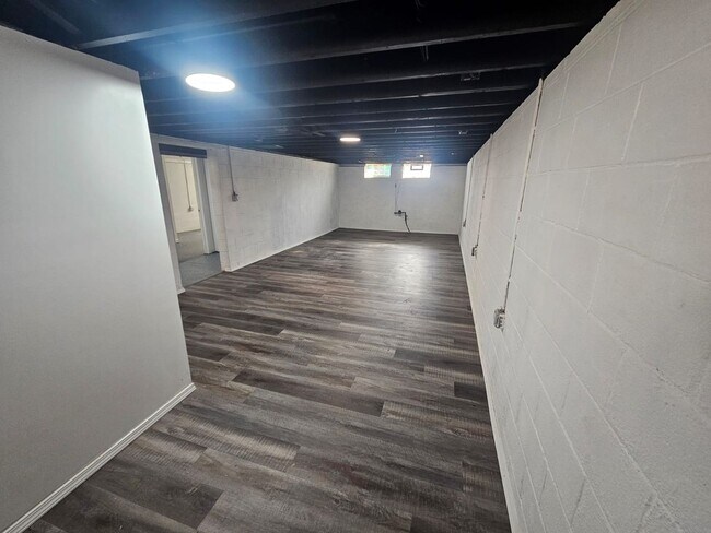 Building Photo - 5661 Lafayette Ave