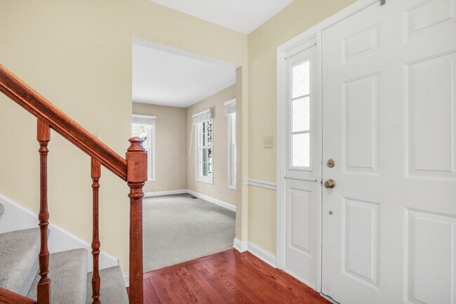 Building Photo - 1000 Cumberland Ln