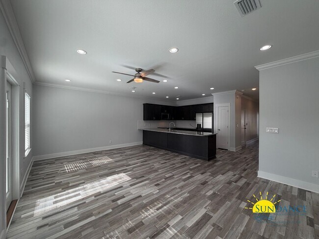 Building Photo - Gorgeous 2 Story 4 Bedrooms Townhome in Fort Walton Beach!