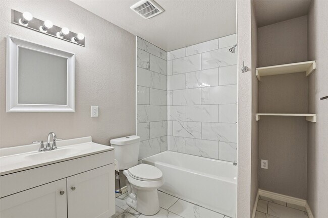 Building Photo - 3201 McCart Ave