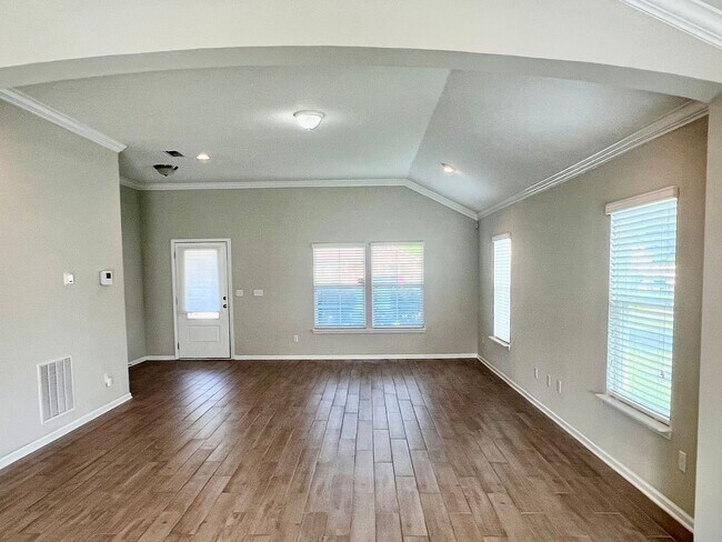 Building Photo - Great Size Home on Jacksonvilles Northside