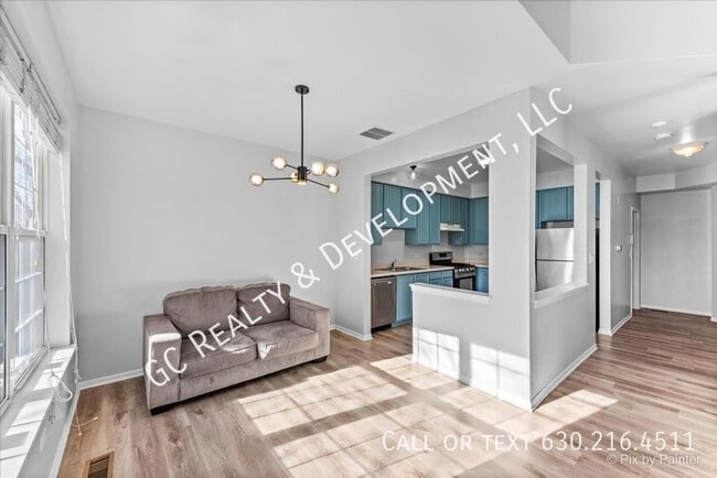 Building Photo - 2864 Rutland Cir