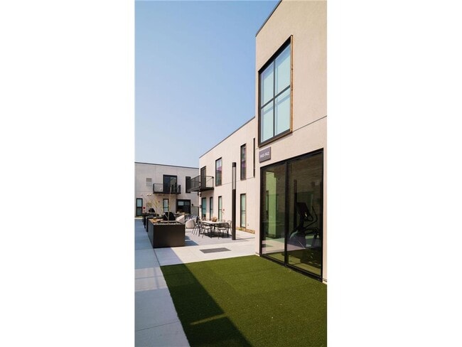 Building Photo - 100 West Dr