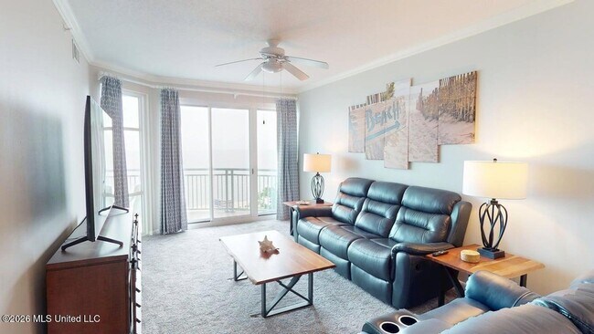 Building Photo - 2230 Beach Dr