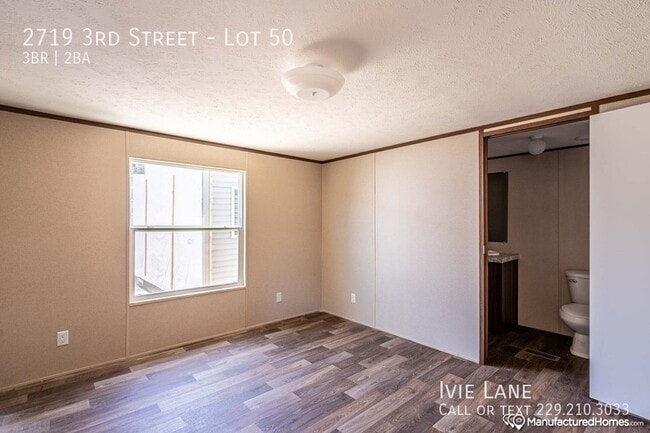 Building Photo - 2719 3rd St