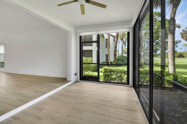 Building Photo - 7884 Seville Pl