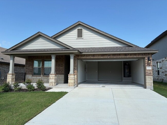 Primary Photo - 55" TV included Brand New Home in Belton I...