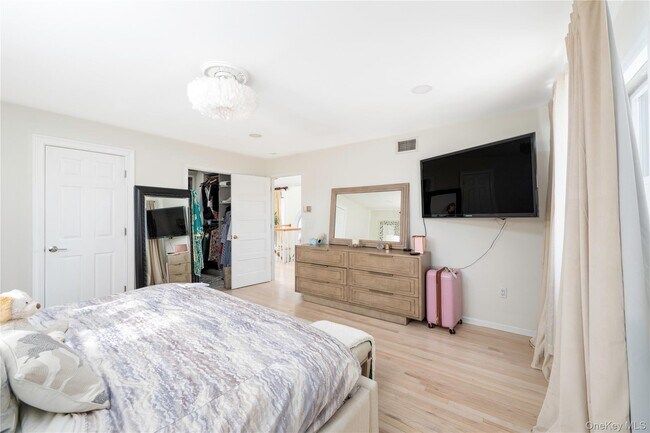 Building Photo - 850 S Lake Blvd