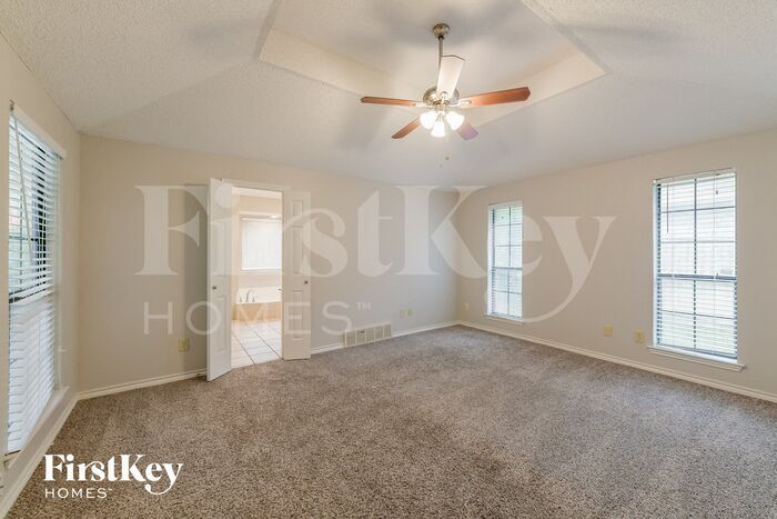 Building Photo - 117 S Beltwoods Dr