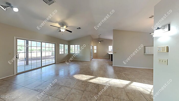 Building Photo - 12690 N Bandanna Way