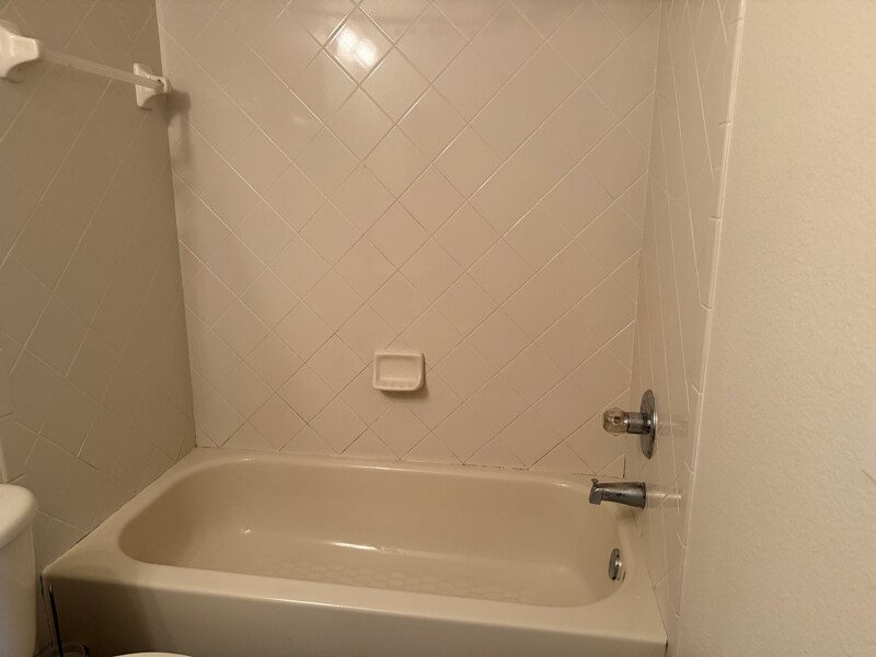 Building Photo - 6530 Lake Pembroke Pl