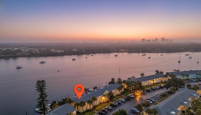 Building Photo - 101 Pompano Dr SE