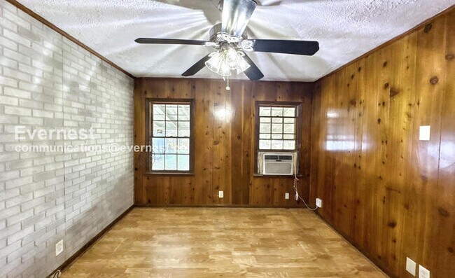 Building Photo - 620 26th St SW