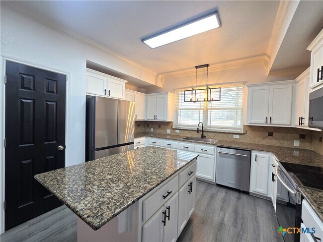 Building Photo - 1518 Indian Camp Trail