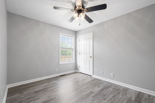 Building Photo - 339 Pioneer Dr