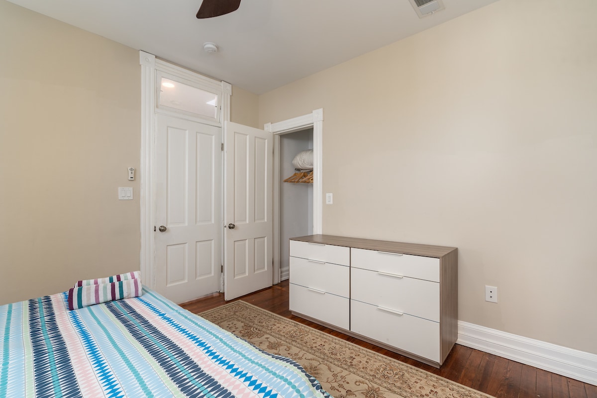 4 bedroom/3 bathroom, second bedroom on second floor - 403 P St NW
