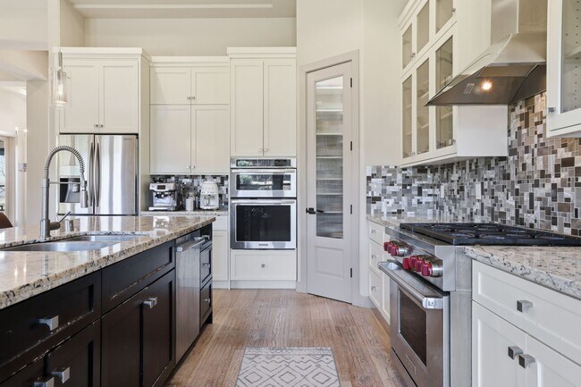 Building Photo - 3813 Calverhall Way