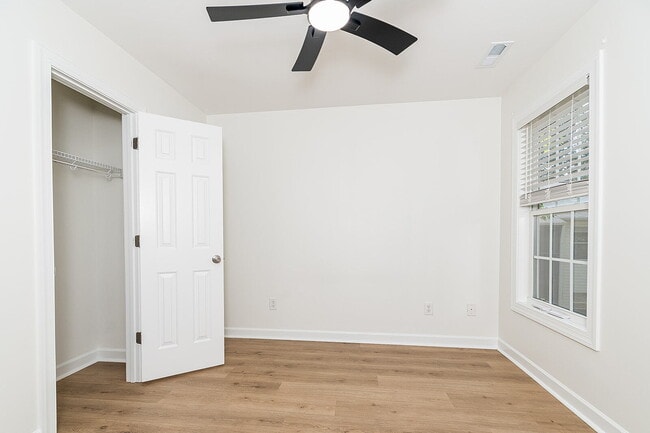 Building Photo - Charming & Spacious 3-Bed Townhouse with 2.5 Baths on Stadium Drive in Wake Forest!