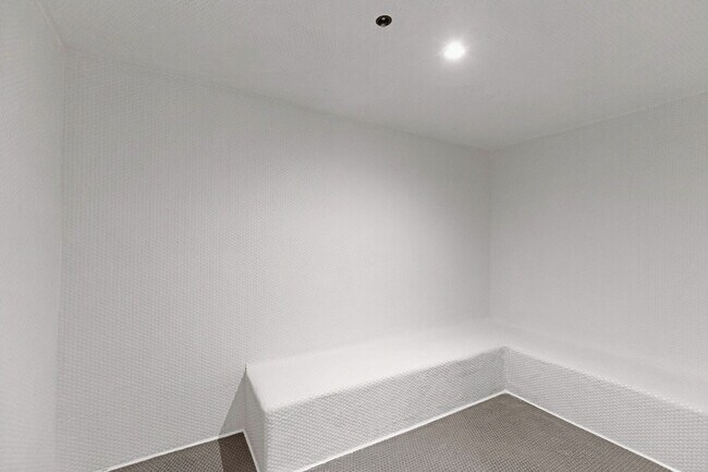 Building Photo - 225 N Miami Ave