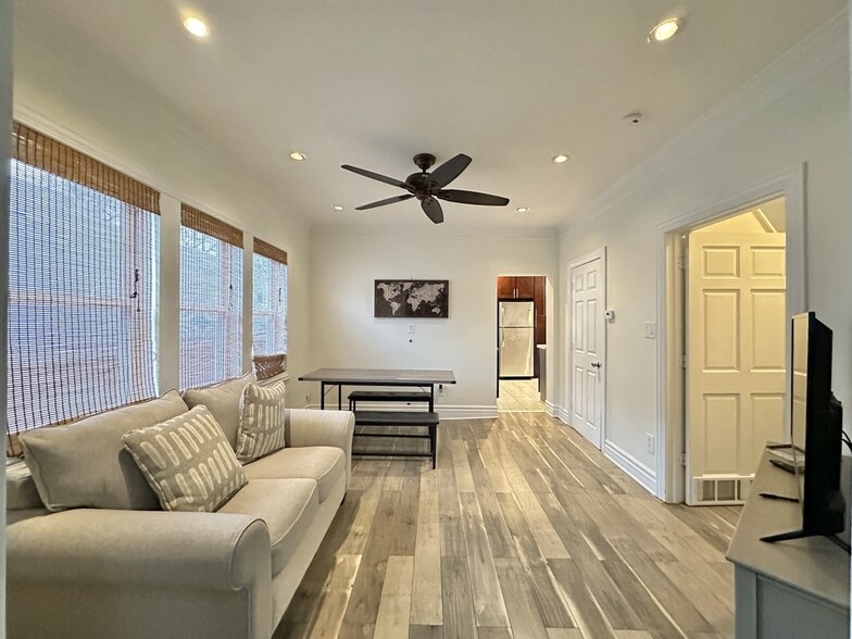 Building Photo - 720 N Elizabeth St