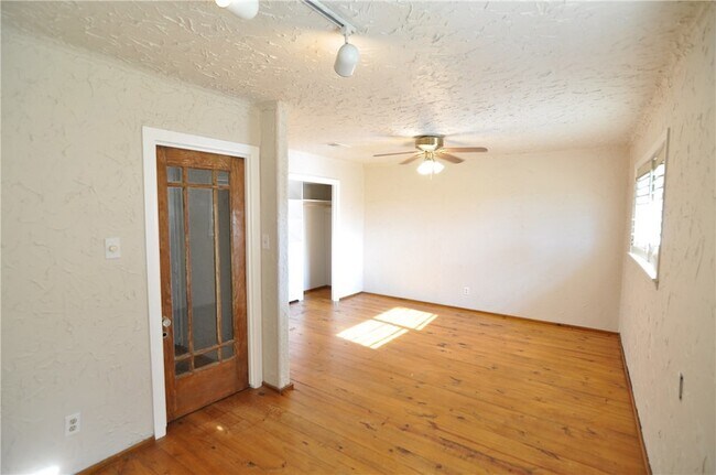 Building Photo - 16567 Farm to Market Rd 2154