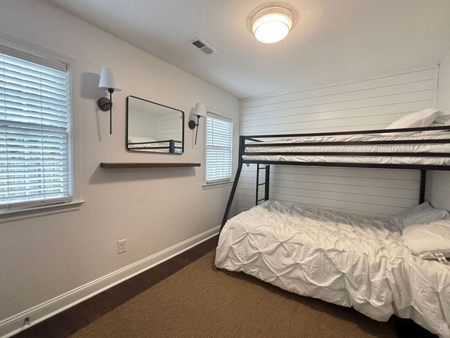Building Photo - Available July 9th. FULLY FURNISHED 3 BR i...