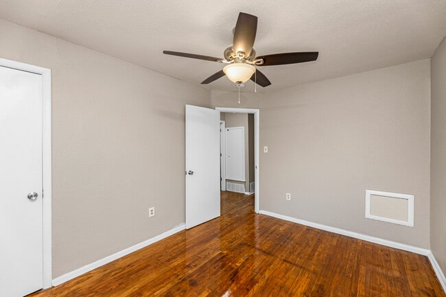 Building Photo - 2342 NW 38th Pl
