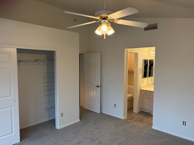 Building Photo - 55+ 2 Bed 2 bath home!