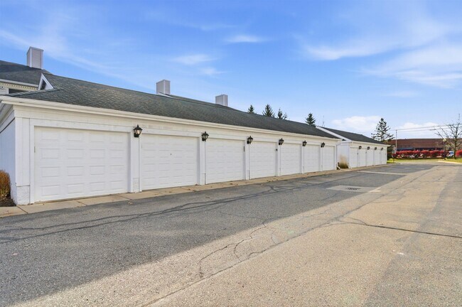 Building Photo - 2233 S Main St