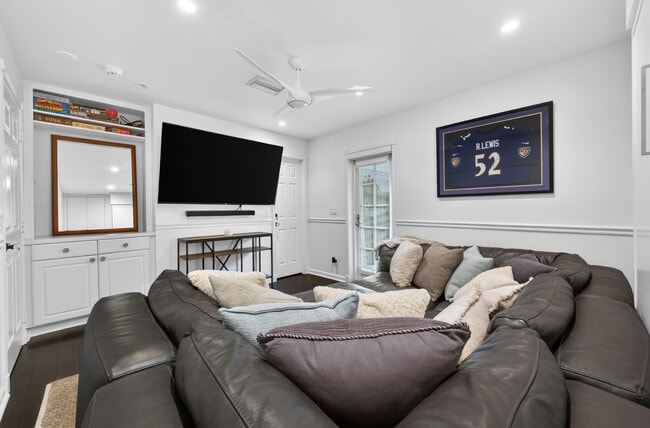 Building Photo - 302 NW 16th St