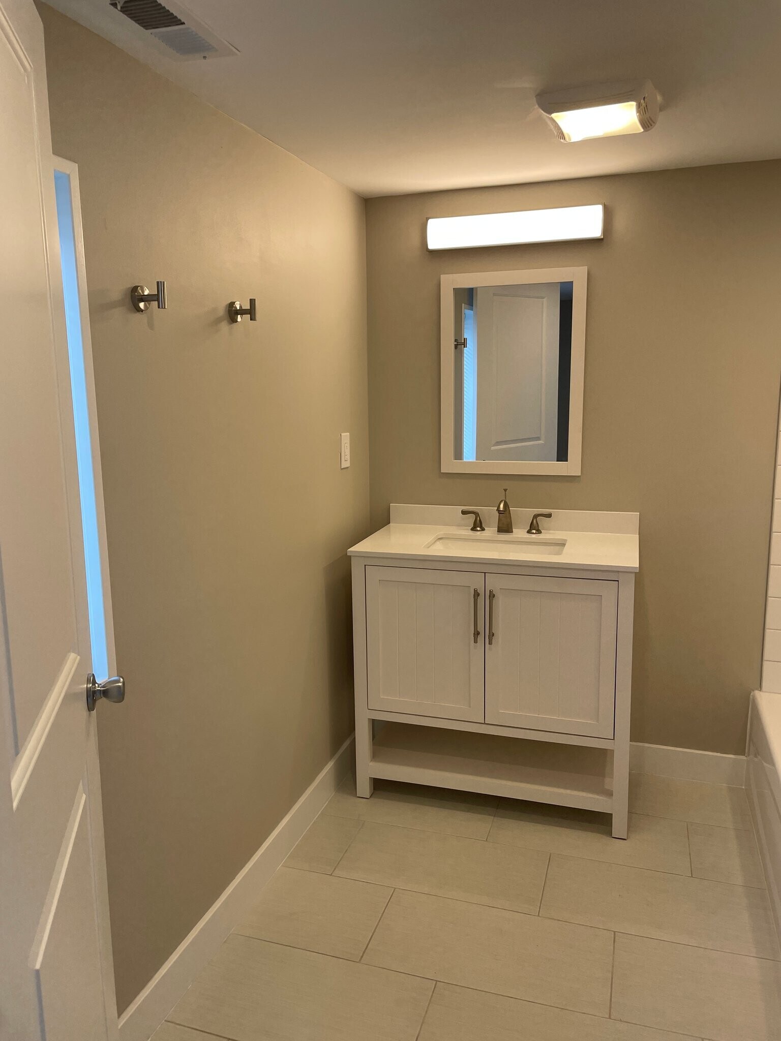 Building Photo - 145 Dupont St