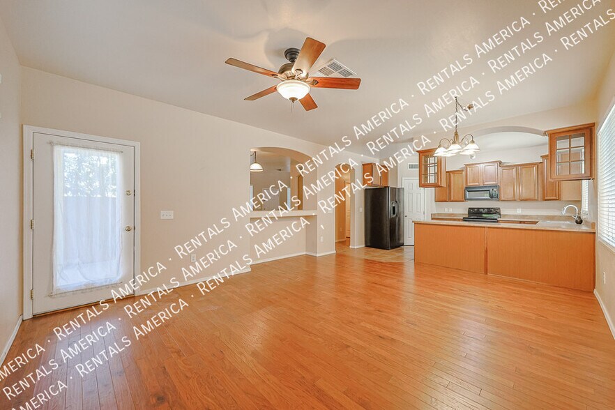 Building Photo - 35101 N 30th Ln