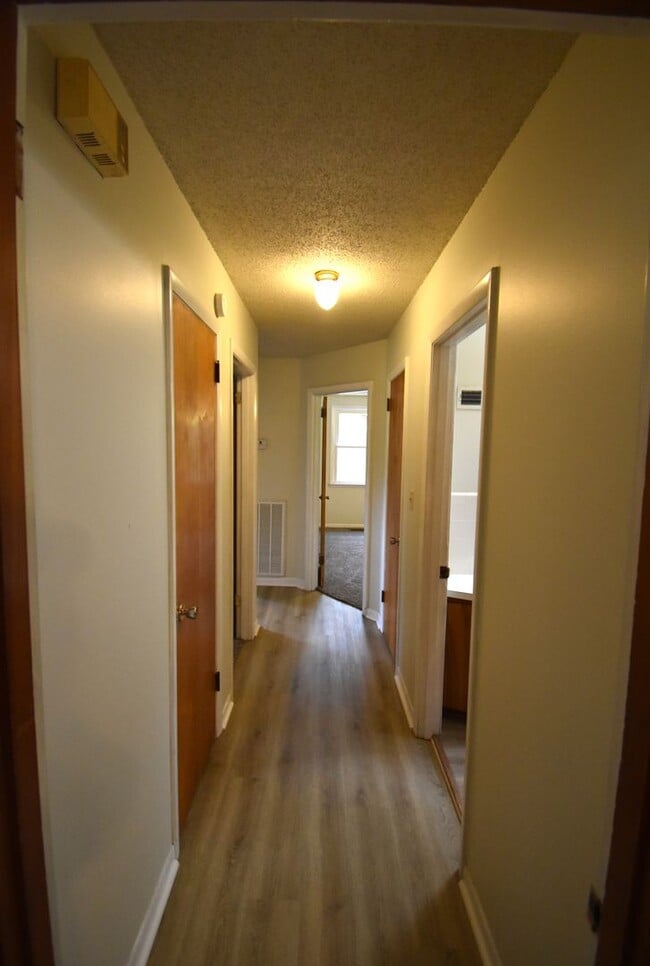 Building Photo - 3 Bedroom Home For Rent Near Post!
