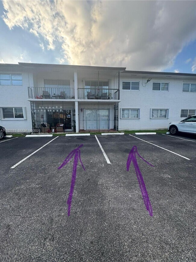 Building Photo - 9520 SW 8th St